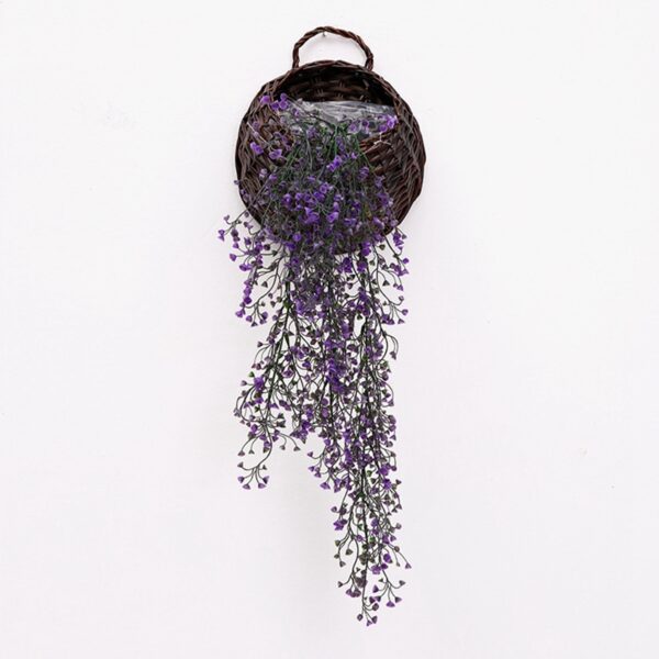 Plante artificielle de couleur violette à suspendre.