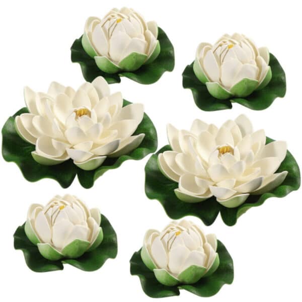 Photo de 6 fleurs blanches de nénuphar artificielles dans un fond blanc