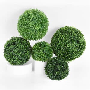Plantes artificielles en forme de petites boules