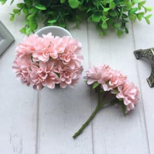 Bouquet de fleurs roses artificielles en soie